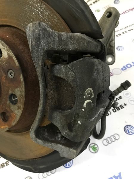 Суппорт тормозной 5N0615403 Volkswagen CC