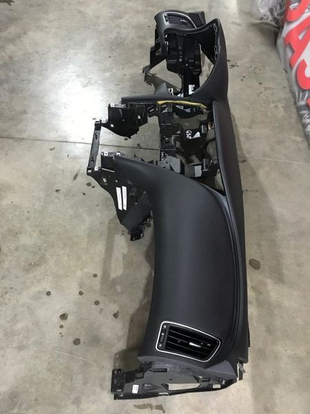 Торпедо з подушкою безпеки 682004GF0A Infiniti Q50