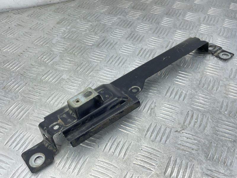 Кронштейн крила 31424580 Volvo XC60