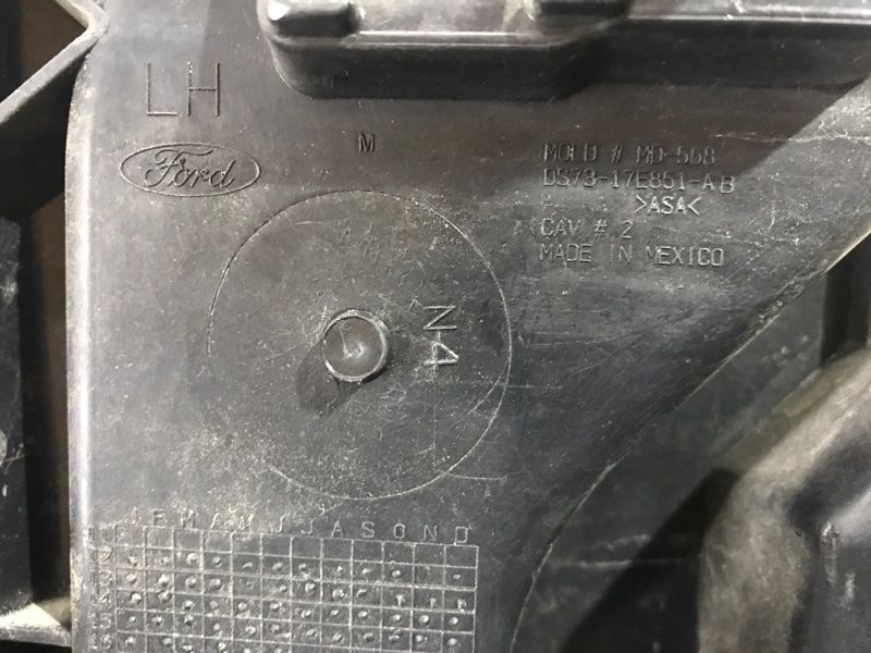 Кронштейн заднього бампера DS7317E851AB Ford Fusion