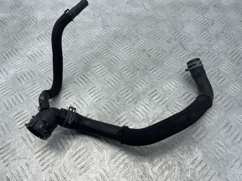 Патрубок 5QN122157AE Volkswagen Tiguan