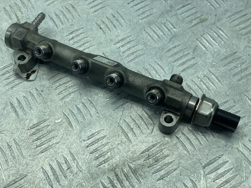 Паливна рампа 4L089G Volkswagen Tiguan