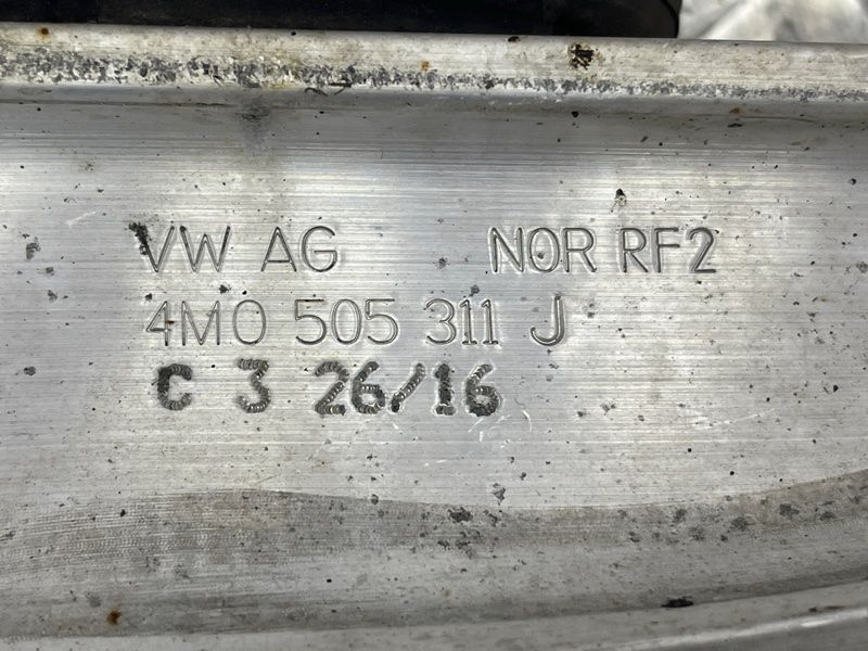 Важіль підвіски нижній 4m0505311j Audi Q7
