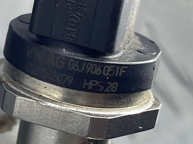 Датчик 06J906051F Audi A6