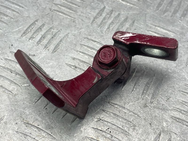 Петля дверей верхня 3C0831401D Volkswagen CC