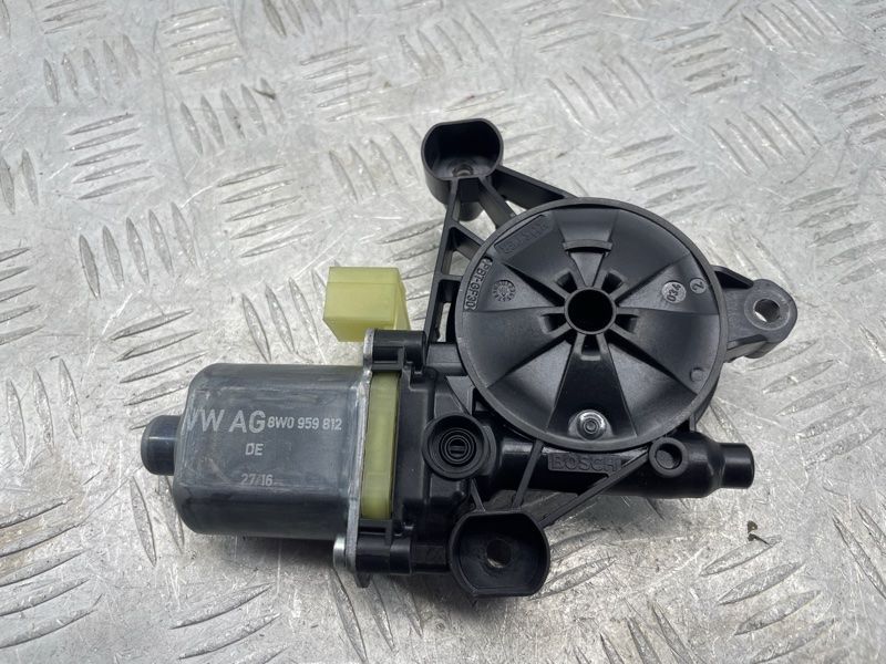 Мотор склопідйомника 8W0959812 Audi A4 Allroad