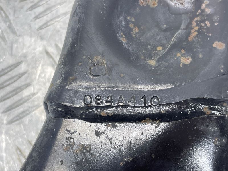 Важіль передньої підвіски нижній 23490292 Chevrolet Colorado