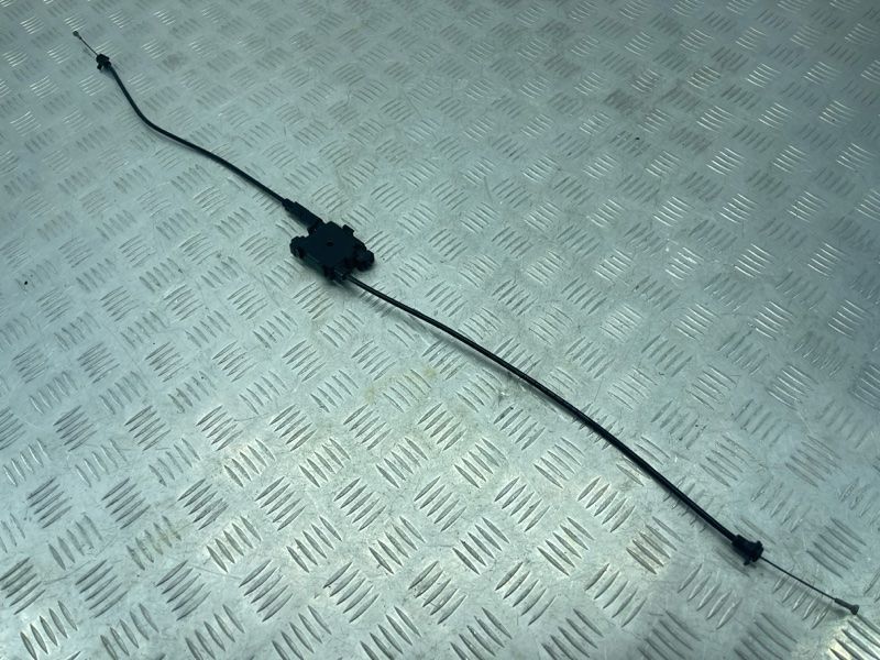 Трос капота 4G0823531A Audi A7