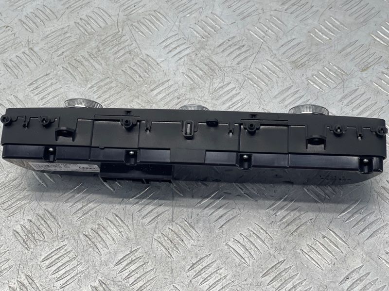 Панель управления климат-контролем 4M0820043RSWI Audi Q7