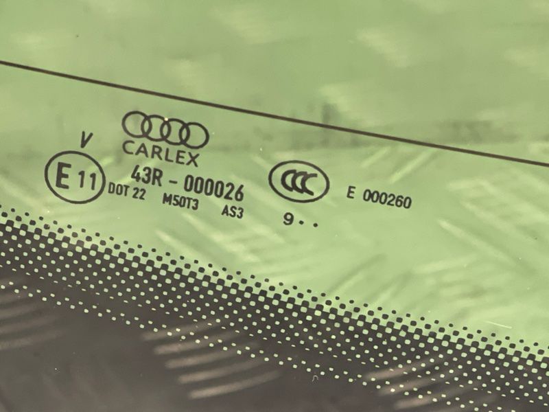 Стекло заднее с обогревом 4K5845501A Audi A6