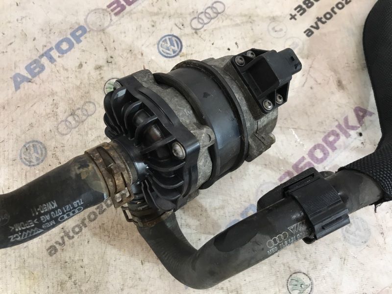 Насос системи охолодження 8K0965567 Audi Q7 Audi A6, Audi Q7