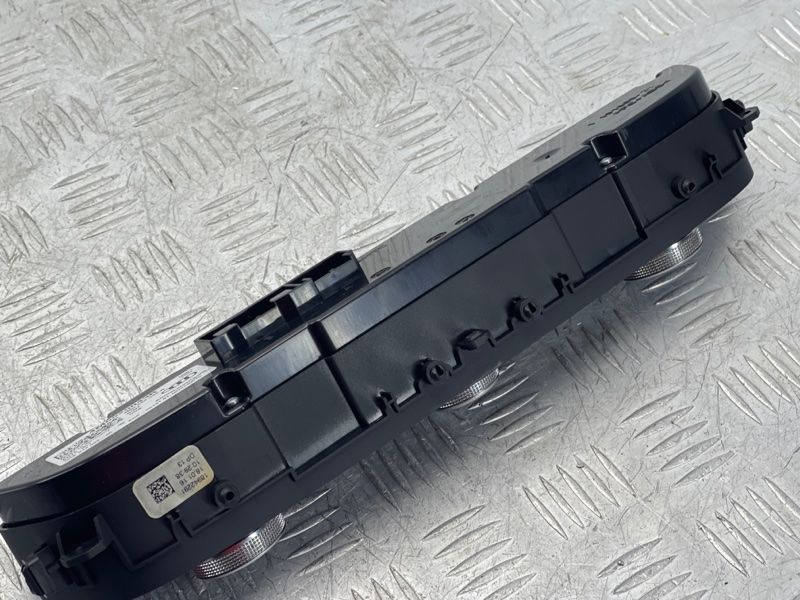 Панель управления климат-контролем 4M0820043RSWI Audi Q7