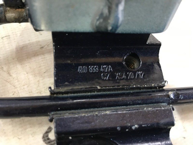 Петля дверей 4L0833412A Audi Q7