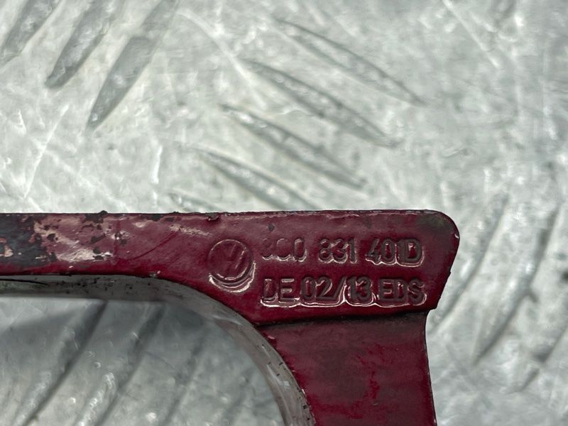 Петля дверей верхня 3C0831401D Volkswagen CC