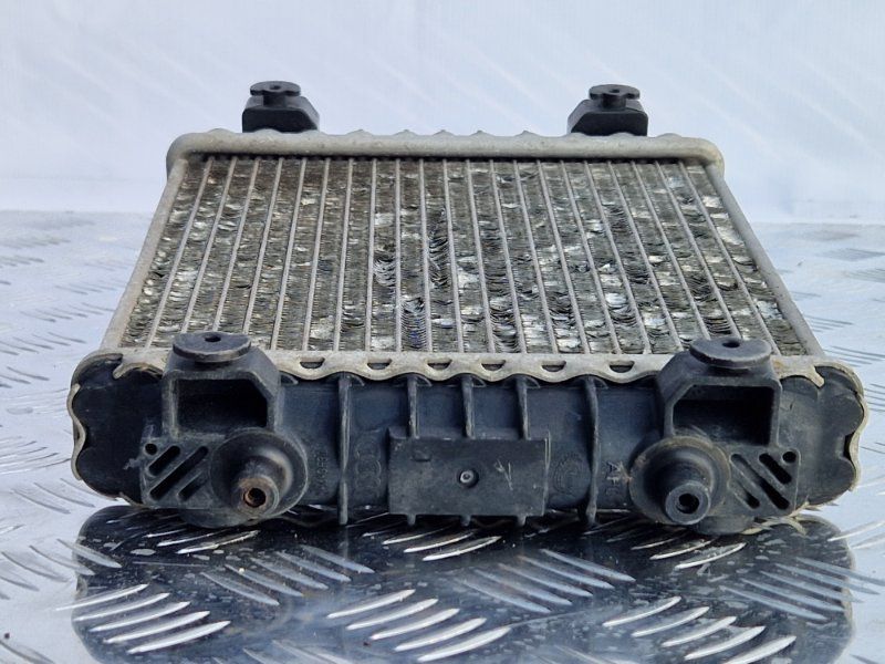Радіатор охолодження двигуна додатковий 4G0121212 Audi A6