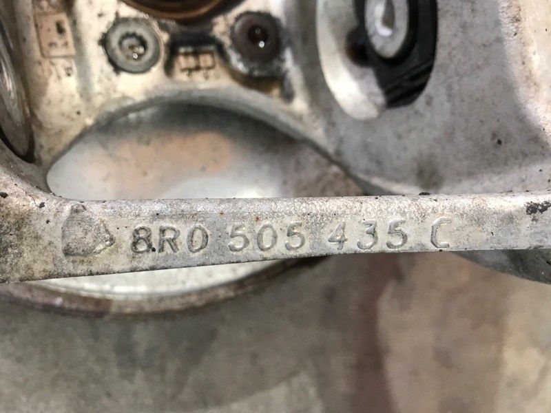 Поворотний кулак / цапфа 8R0505435C Audi A7