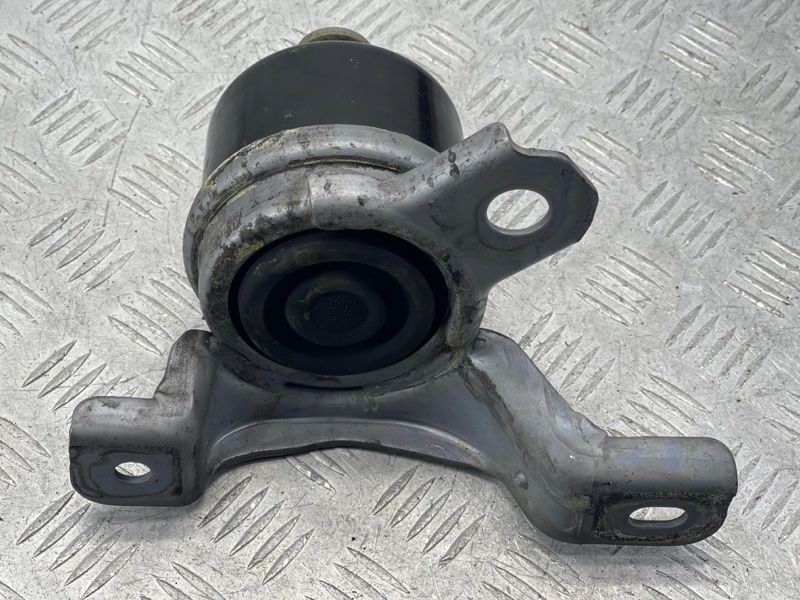 Опора / подушка двигуна 31330135 Volvo XC60