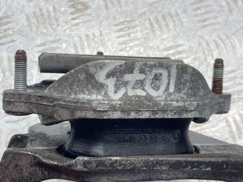 Опора / Подушка КП 8K0399151 Audi Q5