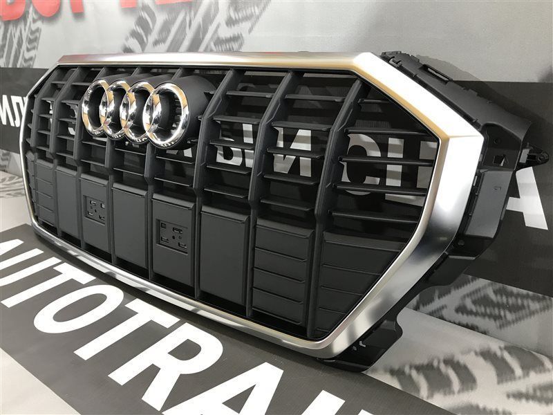 Решетка радиатора 83A853651 Audi Q3