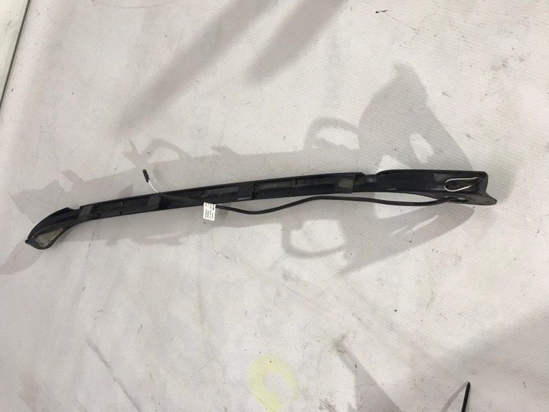 Захисний молдинг правий 7P6827712 Volkswagen Touareg Volkswagen Touareg