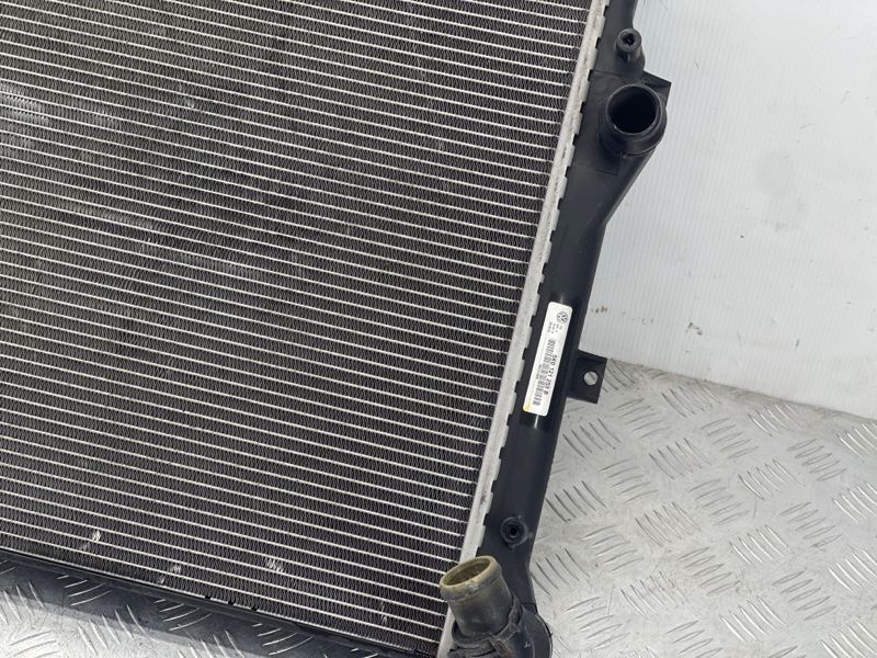 Радиатор охлаждения двигателя 5K0121253B Volkswagen CC
