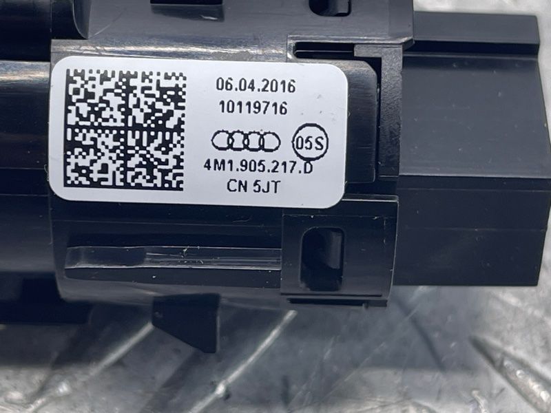 Кнопка cтарт/cтоп 4M1905217D Audi Q7
