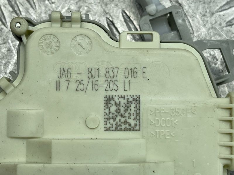 Замок дверей 8J1837016E Audi A6