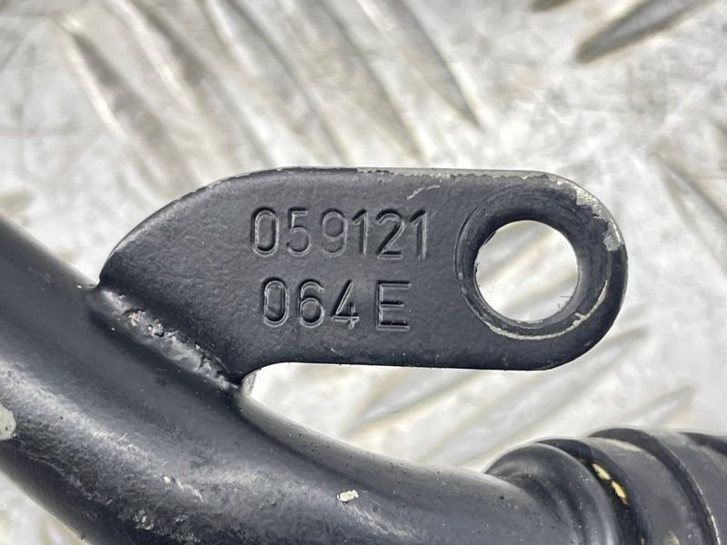 Трубопровід системи охолодження 059121064E Audi Q7