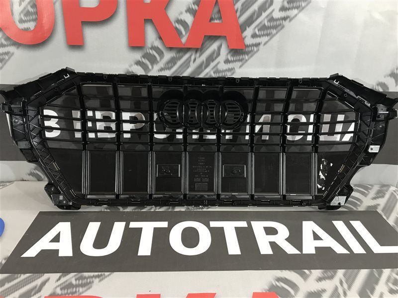 Решетка радиатора 83A853651 Audi Q3