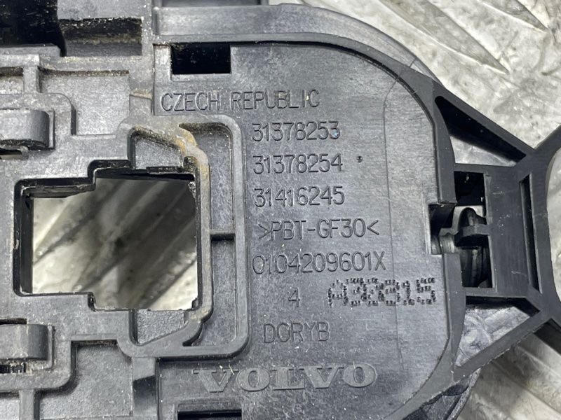 Кронштейн зовнішньої ручки дверей пасажира 31378254 Volvo XC90 Volvo S90, Volvo V90, Volvo V90 Cross Country, Volvo XC60, Volvo XC90