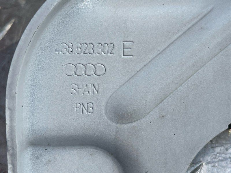 Петля капота 4G8823302E Audi A6