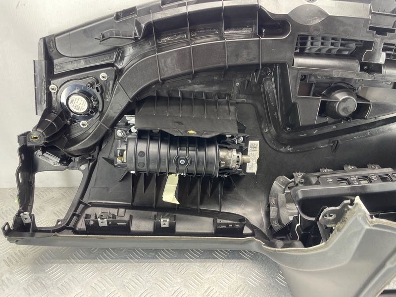 Торпедо з подушкою безпеки 8R1857041F Audi Q5