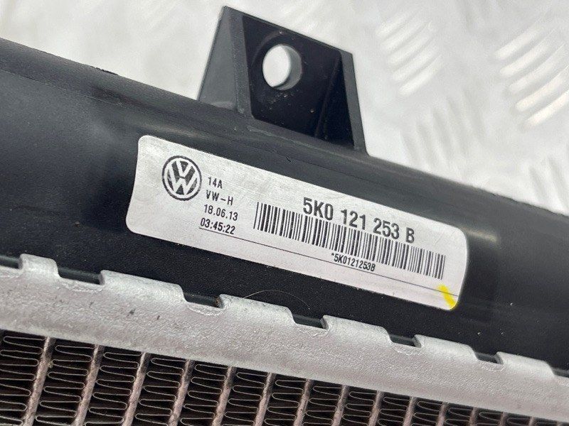 Радиатор охлаждения двигателя 5K0121253B Volkswagen CC