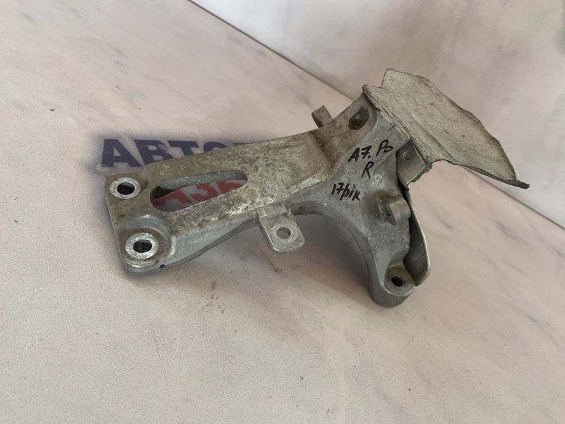 Опора / кронштейн двигуна 4G0199308E Audi A7