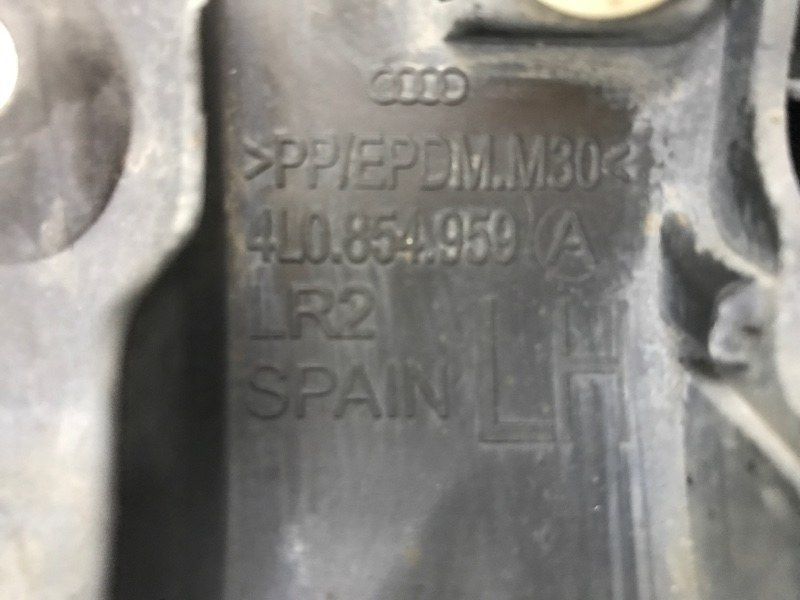 Накладка крыла 4L0854959A Audi Q7