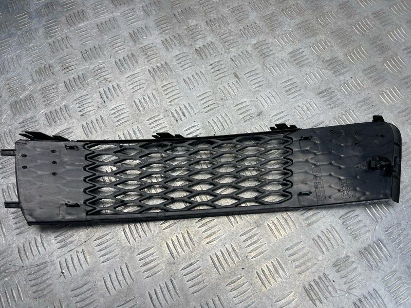 Решетка переднего бампера s-line 4L0807698B01C Audi Q7