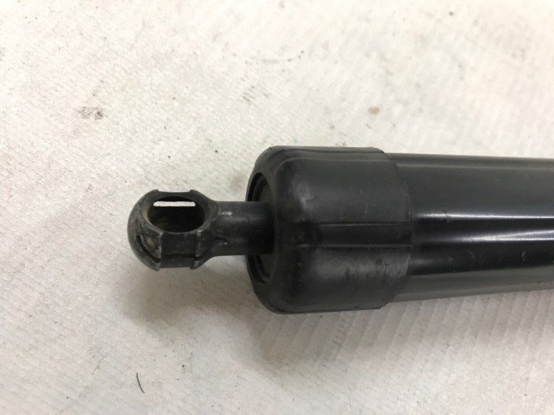 Привідний блок кришки багажника 7P6827851DIIT Volkswagen Touareg Volkswagen Touareg