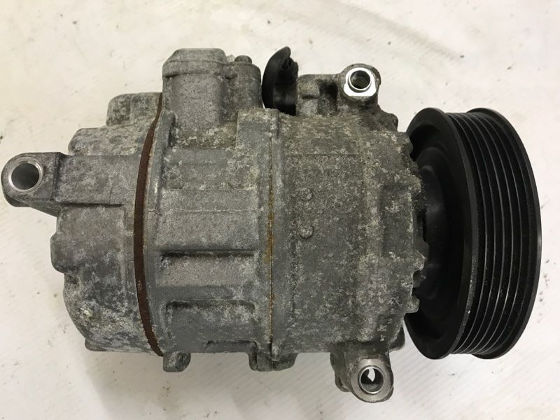 Компрессор кондиционера 4E0260805AR Audi Q7