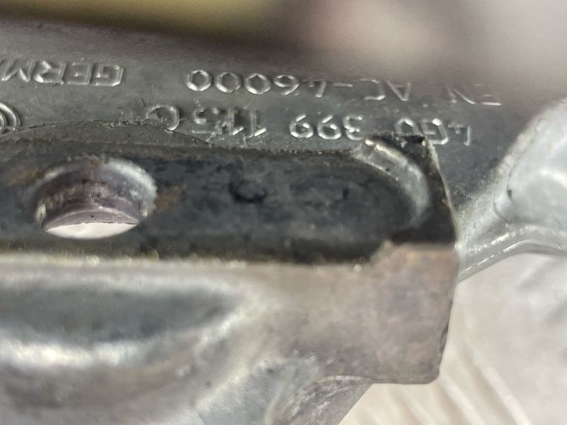 Кронштейн опори КП 4G0399115G Audi A7
