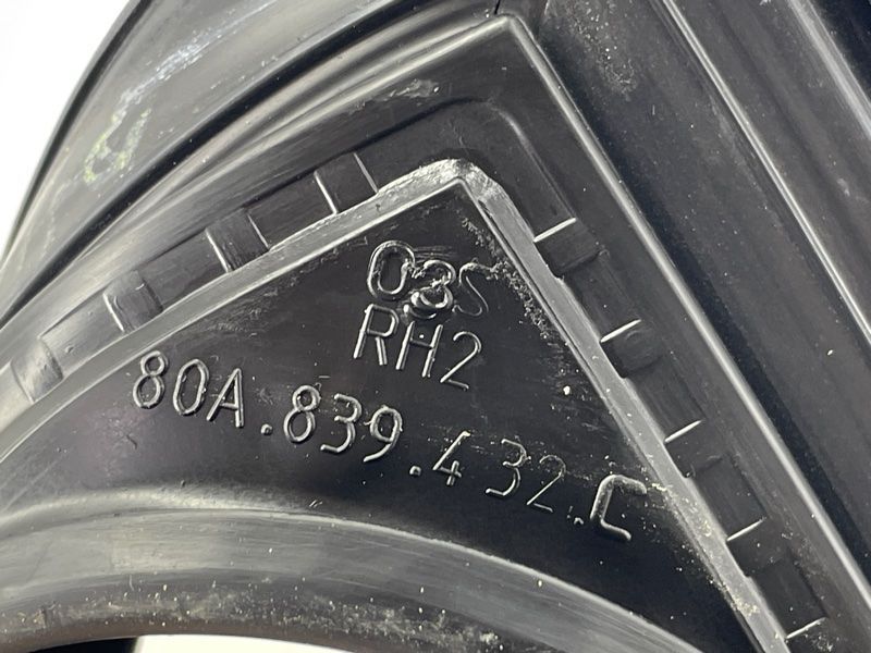 Направляющая стекла двери 80A839432C Audi Q5