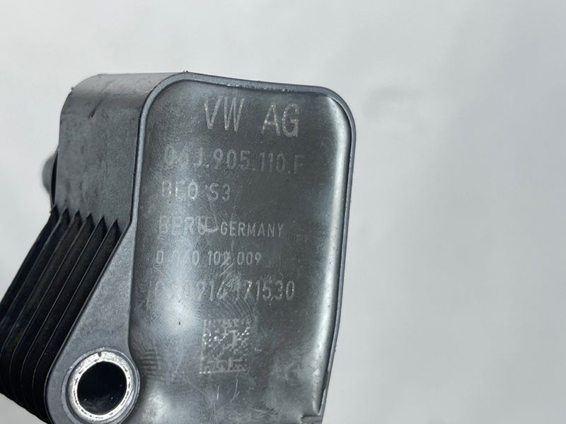 Катушка зажигания 06J905110F Volkswagen Passat