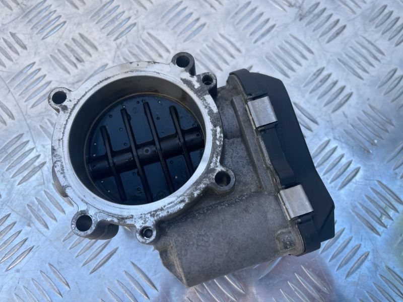 Дросельна заслінка 03H133062A Volkswagen Touareg