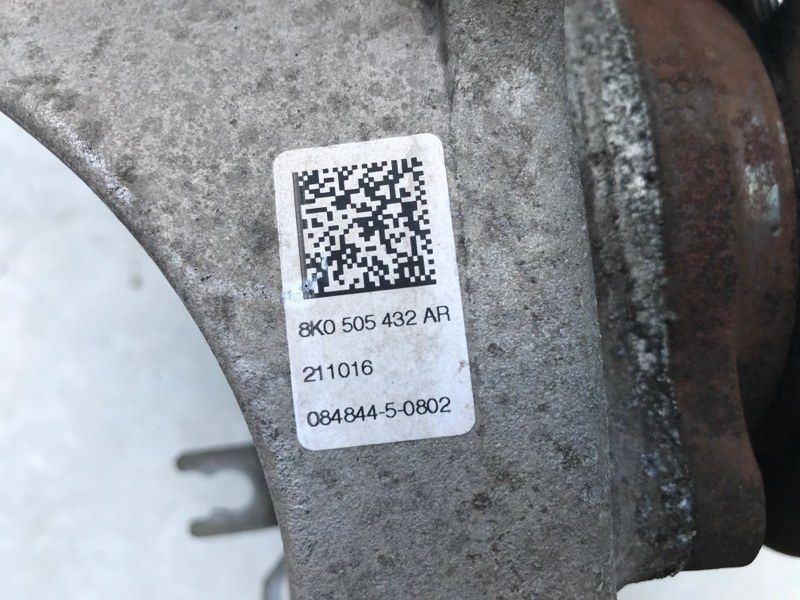 Поворотний кулак / цапфа з підшипником 8K0505432AR Audi A6