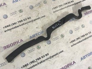 Уплотнитель крыла 4G0823731 Audi A6