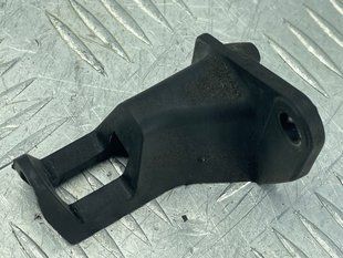 Кронштейн 8T0133426 Audi Q5