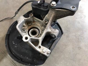 Поворотный кулак / Цапфа с подшипником 3C0505435G Volkswagen Tiguan