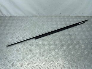 Молдинг дверей 8R0853283F Audi Q5