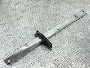 Розпірка 8W0805645 Audi A4 Allroad