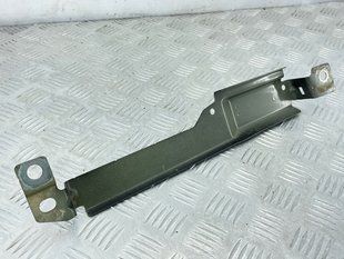 Кронштейн крыла 31424581 Volvo XC60