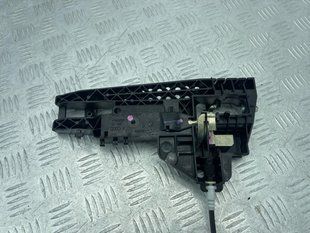 Кронштейн ручки 8T0837886B Audi Q5